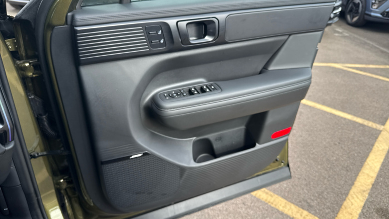 Hyundai SANTA FE 1.6 TGDi Plug-in Hybrid Calligraphy 5dr 4WD Auto Estate